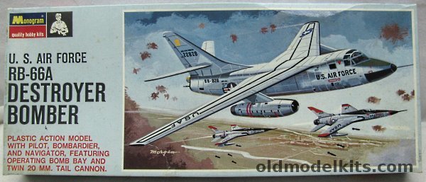 Monogram 1/83 US Air Force RB-66A Destroyer Bomber - Blue Box